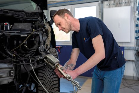 "Reparatur am Auto"